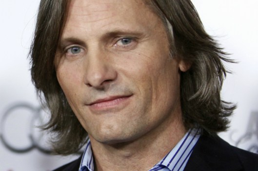 Viggo Mortensen, 57 anni, attore, fotografo, musicista e poeta.