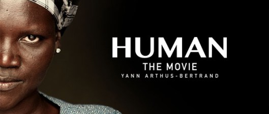 Il nuovo film, Human, ha il sostegno di due colossi dell'impegno umanitario, la Fondazione Bettencourt Shueller e la Fondazione GoodPlanet, dello stesso Arthus-Bertrand .