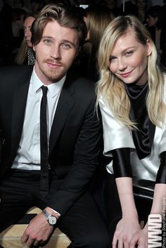 Hedlund con la fidanzata e collega  Kirsten Dunst, con cui ha una relazione da più di tre anni (courtesy of Pinterest.com)