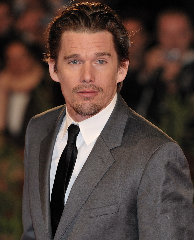 Ethan_Hawke_-_2009_Venice_Film_Festival.jpg