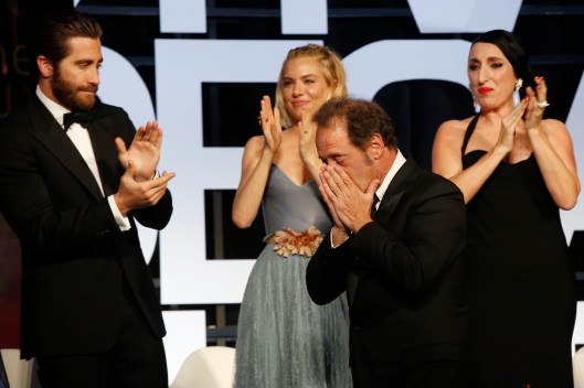 7778475110_toute-l-emotion-de-vincent-lindon-lors-de-la-remise-des-prix-du-68e-festival-de-cannes-le-24-mai-2015.jpg